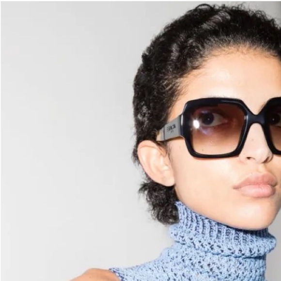 PRADA PR 21XS Sunglasses - Picture 5 of 12